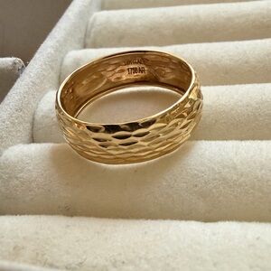 14KT Gold Band Size 8 Ring